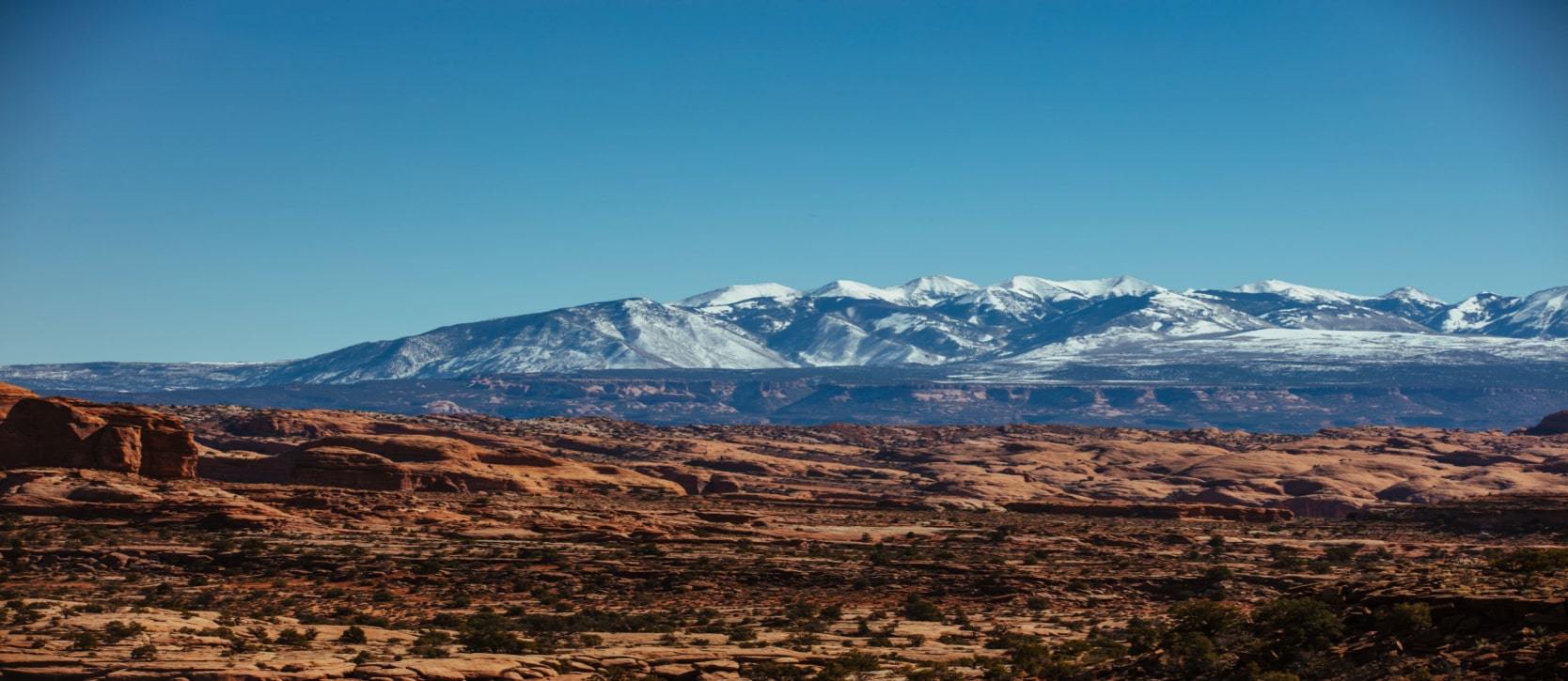 Panoramic of Utah backdrop with mountains 